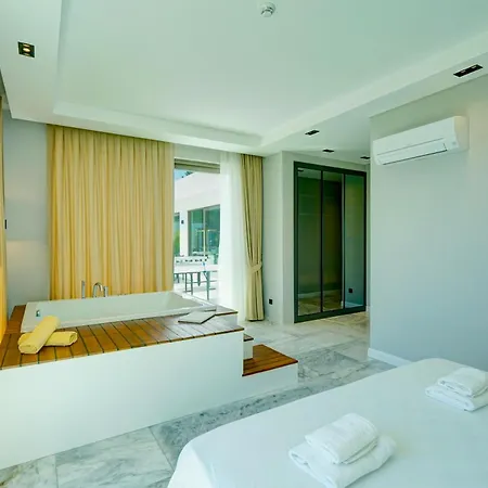 Neptune 2 - Planet Luxury