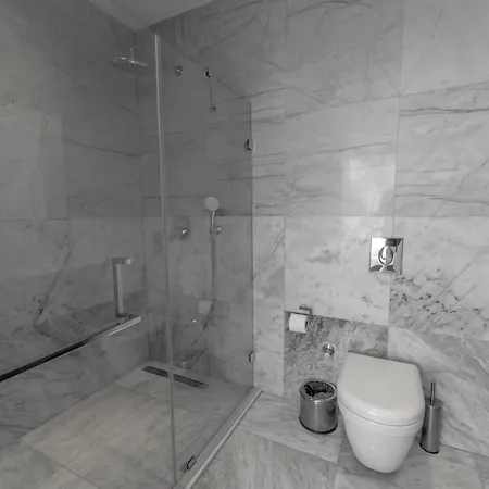 Neptune 2 - Planet Luxury *