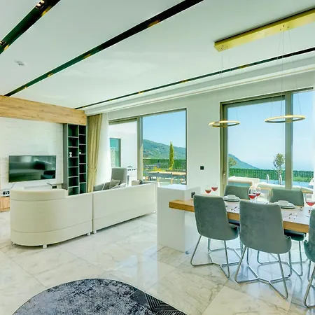 Neptune 2 - Planet Luxury